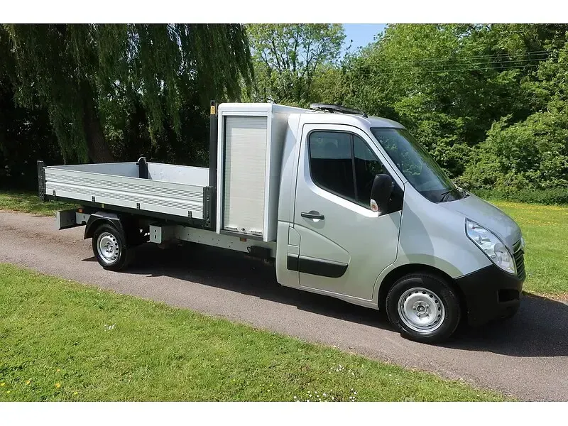 Used Vauxhall Movano S 145 HP (106 kW) 2018 Silver MPV