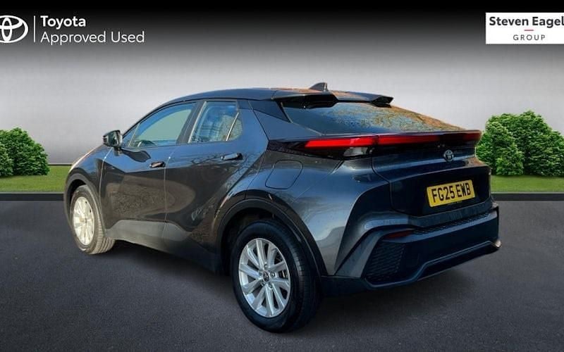 Used Toyota C-HR 140 HP (102 kW) 2025 SUV