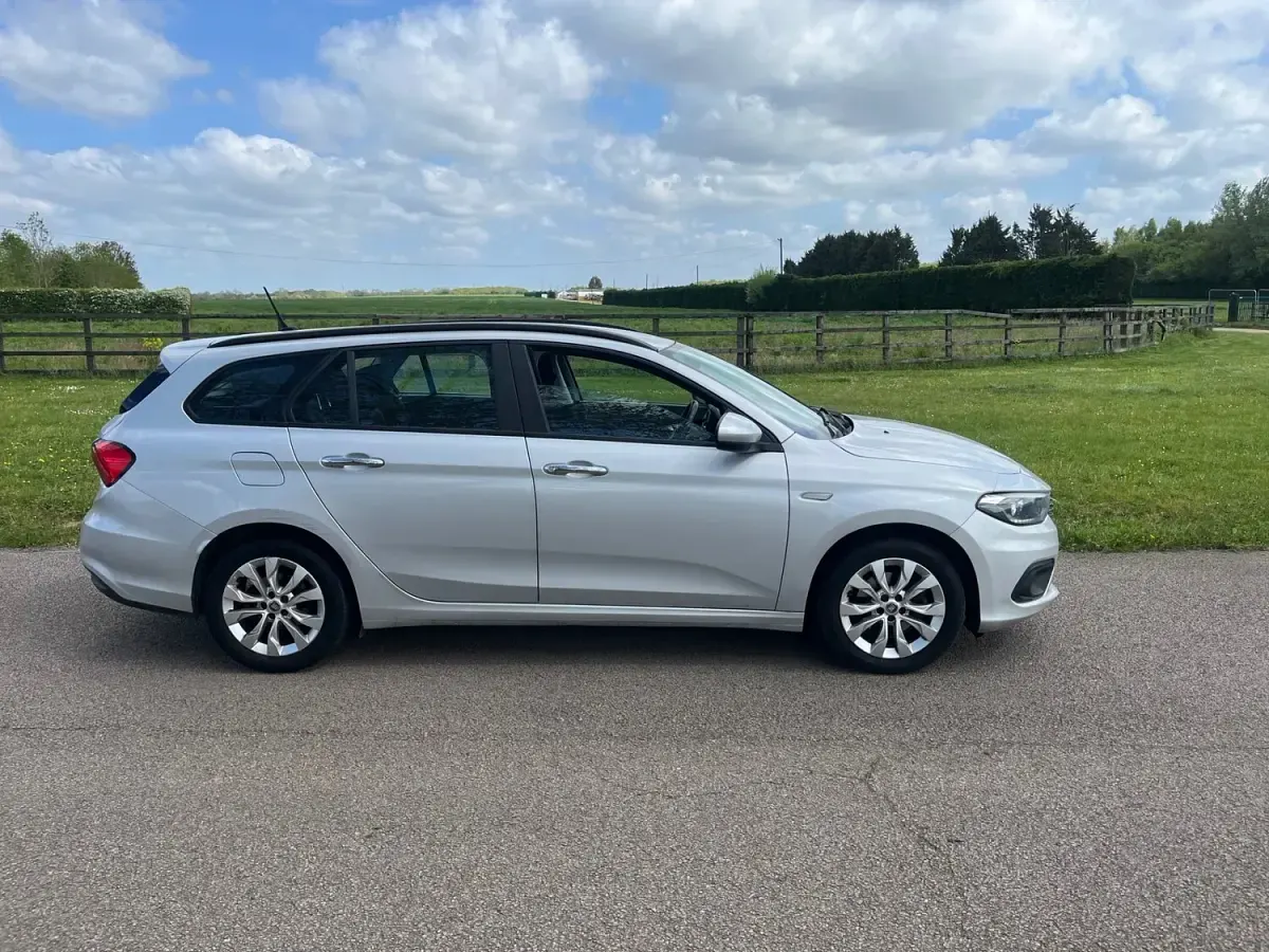 Used Fiat Tipo Easy Plus 120 HP (88 kW) 2017 Silver Estate