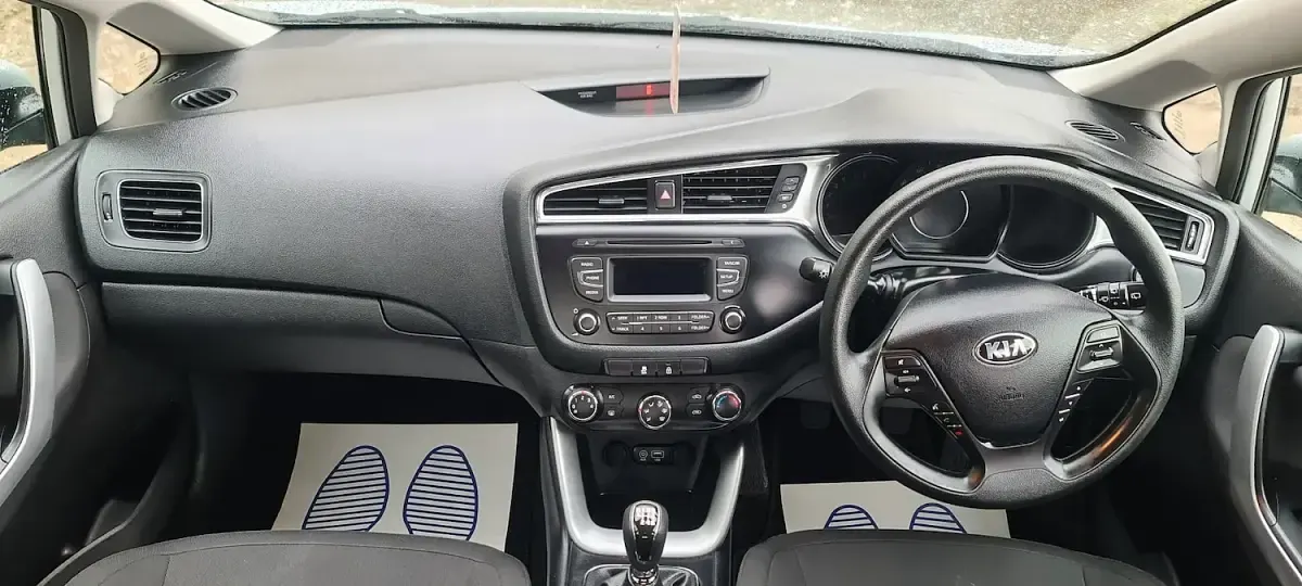 Used Kia Ceed 89 HP (65 kW) 2017 Silver Hatchback