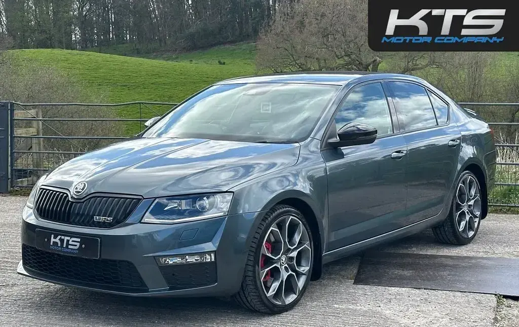 Used Skoda Octavia vRS 220 HP (161 kW) 2015 Grey Estate