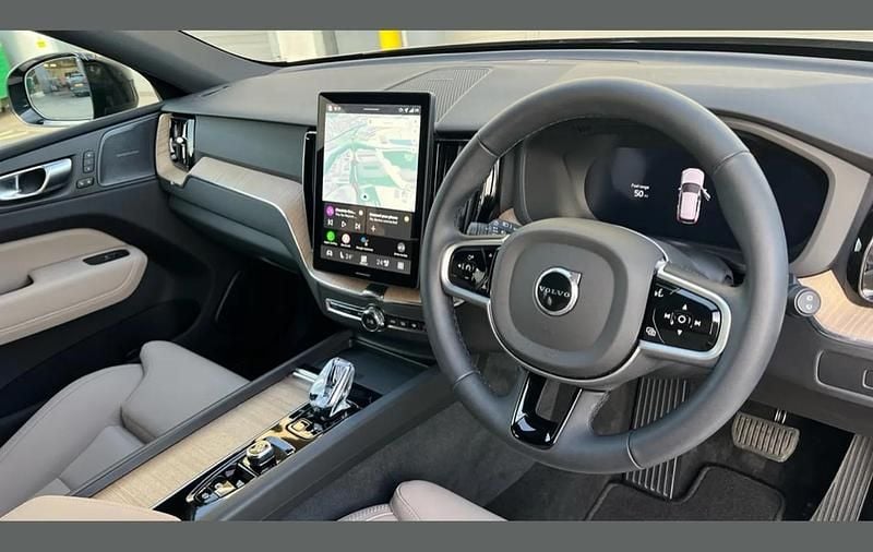 Used Volvo XC60 Plus 247 HP (181 kW) 2025 Other SUV