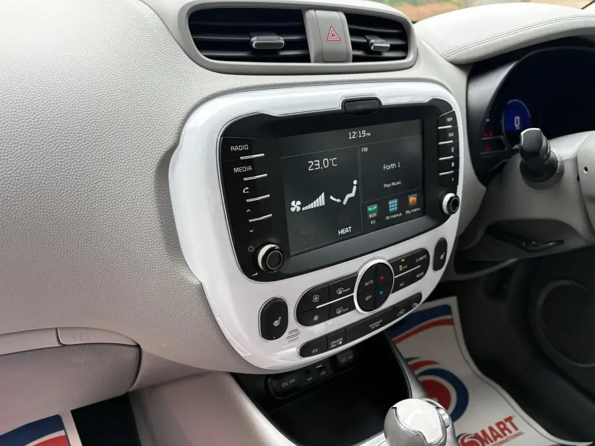 Used Kia Soul 80 kW (110 HP) 2018 White SUV