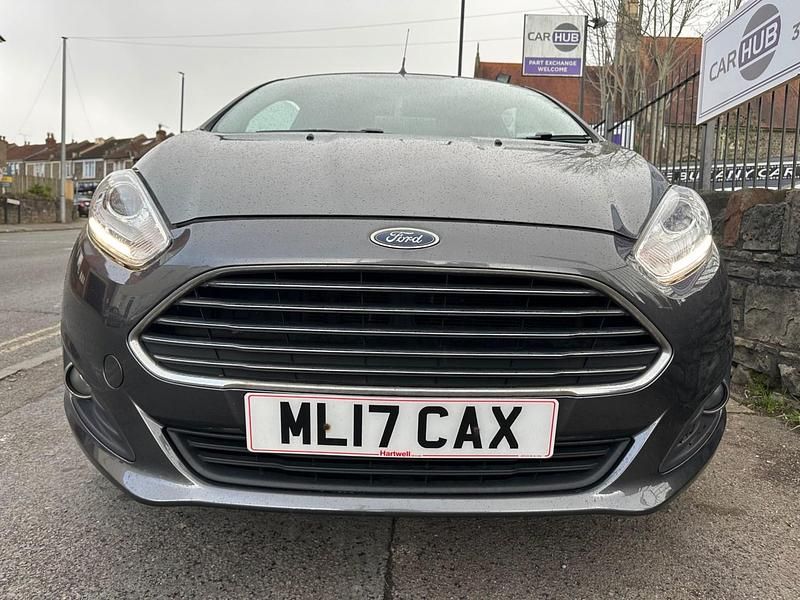 Used Ford Fiesta Zetec 82 HP (60 kW) 2017 Grey Hatchback