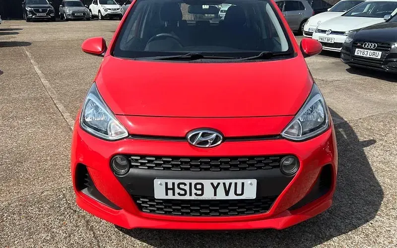 Used Hyundai i10 SE 67 HP (49 kW) 2019 Red Hatchback
