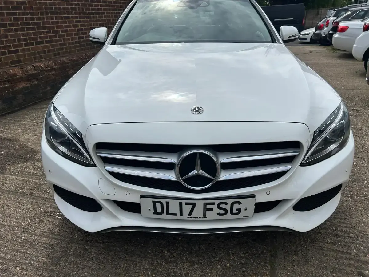 Used Mercedes C220 167 HP (122 kW) 2017 White Estate