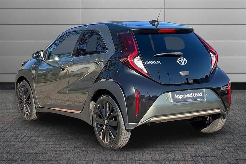 Used Toyota Aygo X Edition 72 HP (52 kW) 2023 Cardamom green with black SUV