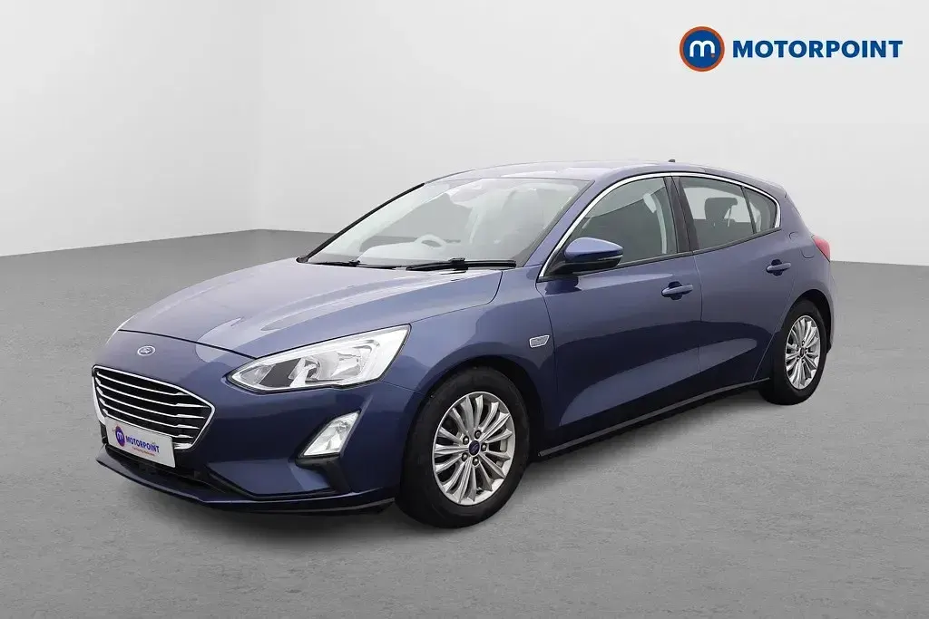 Begagnad Ford Focus Titanium 2018 Blå Halvkombi