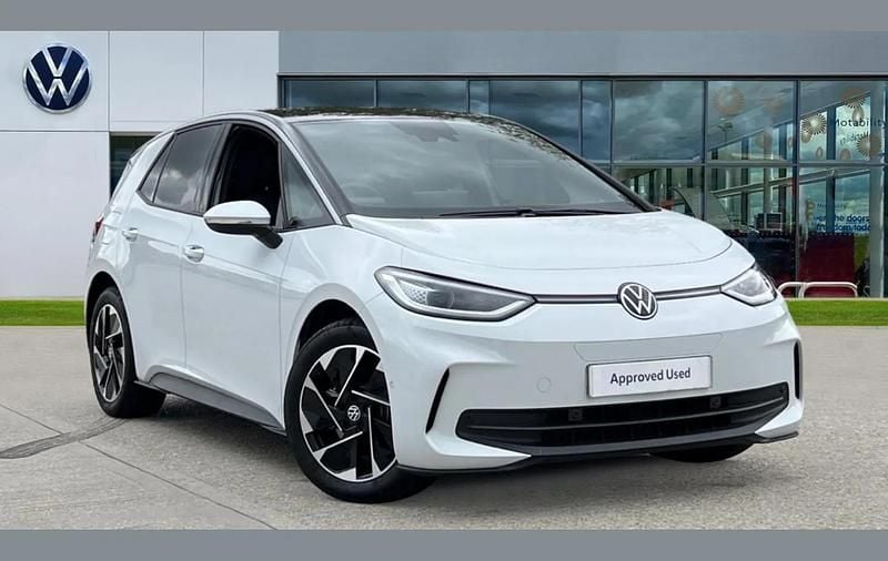 White Used 2025 VW ID.3 Pro Hatchback | £25,500 (A bit pricey) - Image 1/4