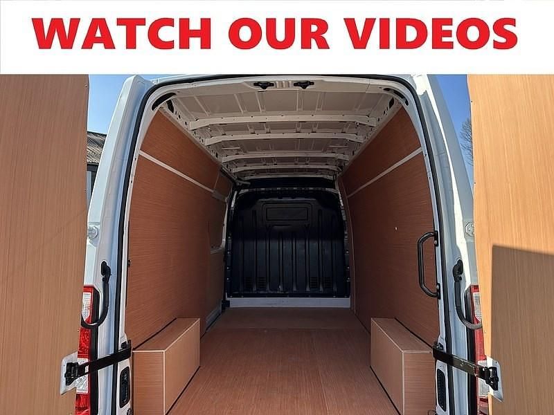 Used Renault Master Business 135 HP (99 kW) 2023 White MPV