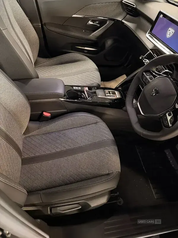 New Peugeot 2008 Allure 130 HP (95 kW) 2025 Black SUV