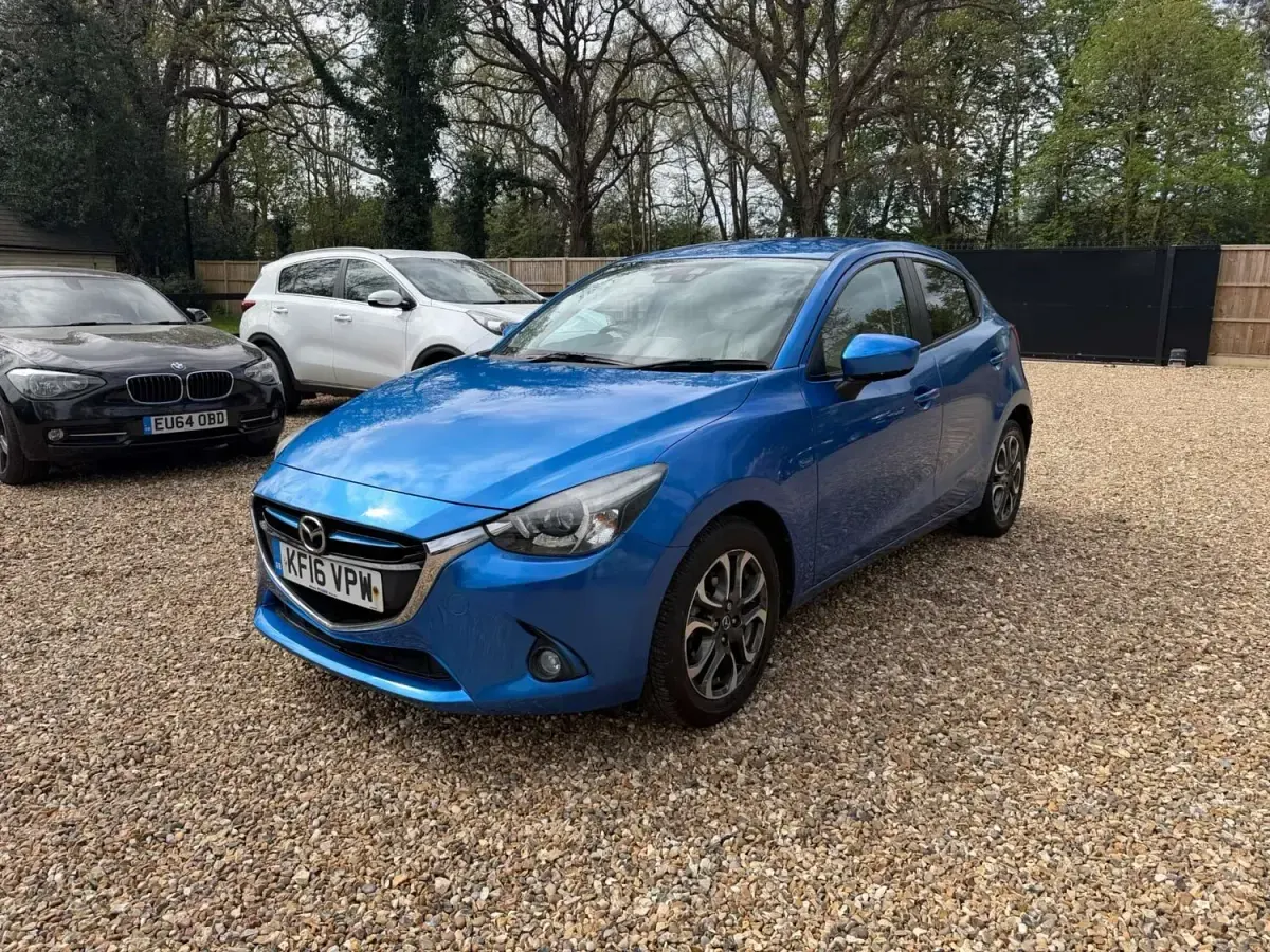 Begagnad Mazda 2 Inclusive 2016 Blå Halvkombi