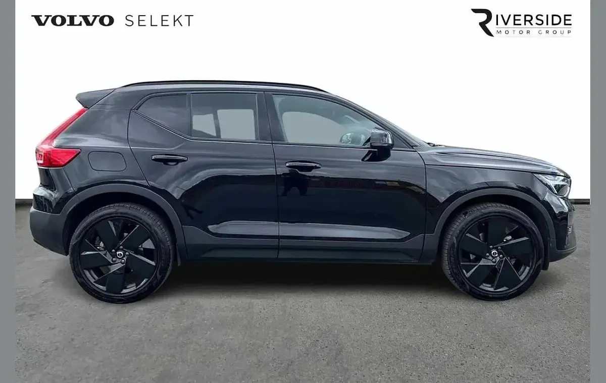 Used Volvo XC40 Plus 197 HP (144 kW) 2025 Onyx black SUV