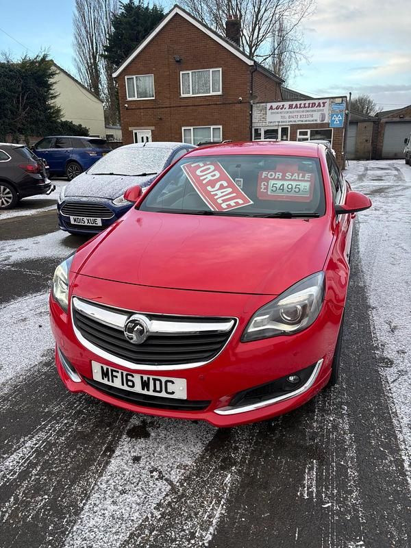 Red Used 2016 Vauxhall Insignia SRi Hatchback | £5,495 (A bit pricey) - Image 1/4