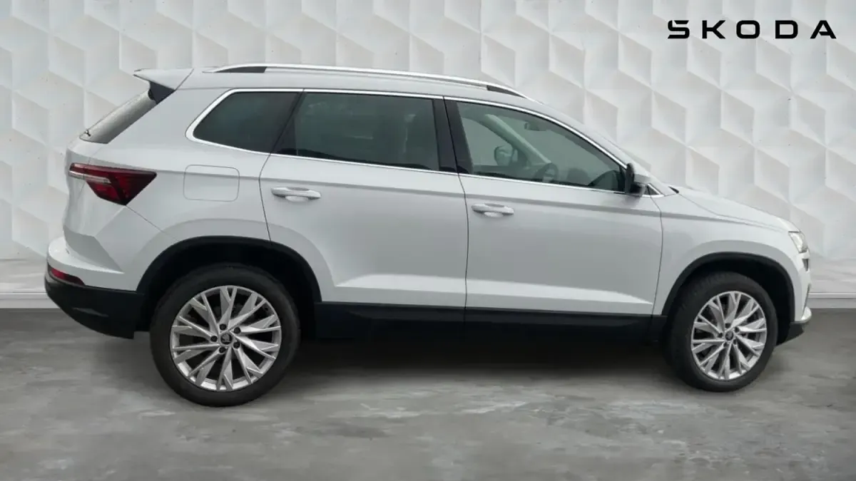 Usado Skoda Karoq SE L 150 CV (110 kW) 2026 Blanco SUV