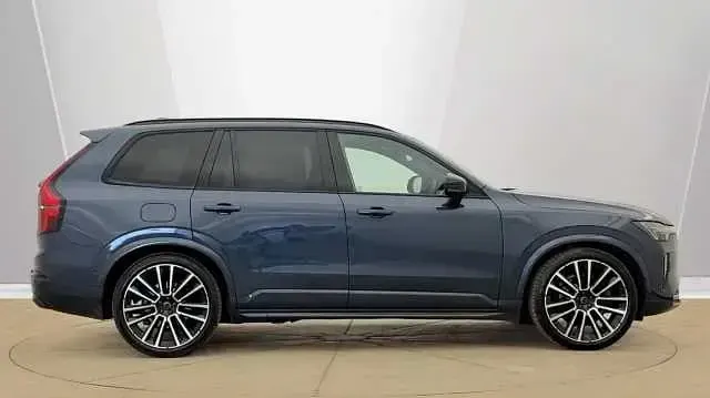 Used Volvo XC90 Ultra 455 HP (334 kW) 2025 Denim blue SUV
