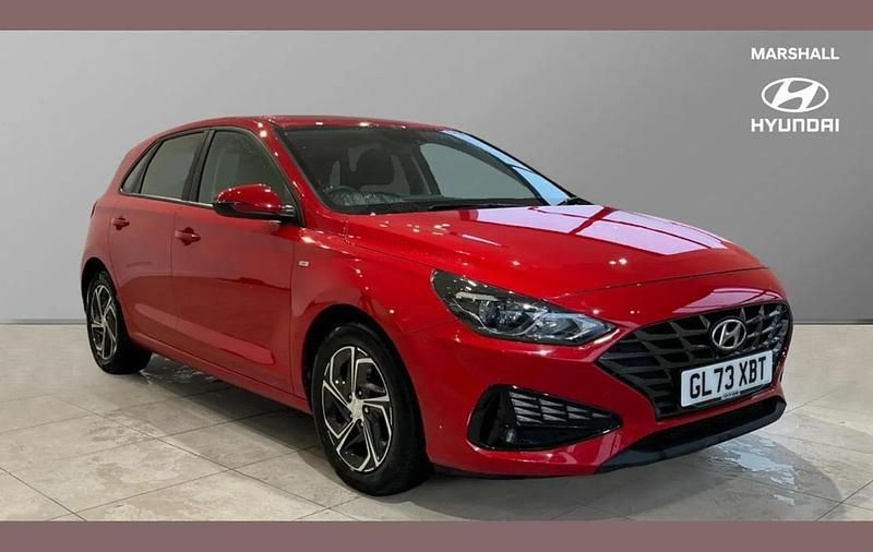 Used Hyundai i30 SE 117 HP (86 kW) 2023 Red Hatchback