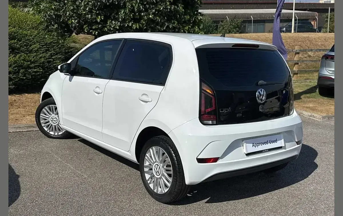 Used VW up! move up! 60 HP (44 kW) 2019 White Hatchback