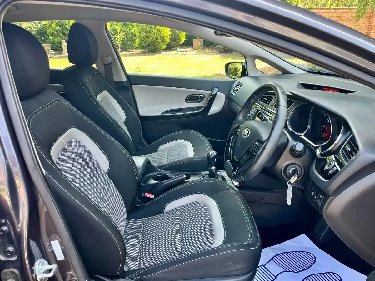 Used Kia Ceed 135 HP (99 kW) 2013 Silver Hatchback