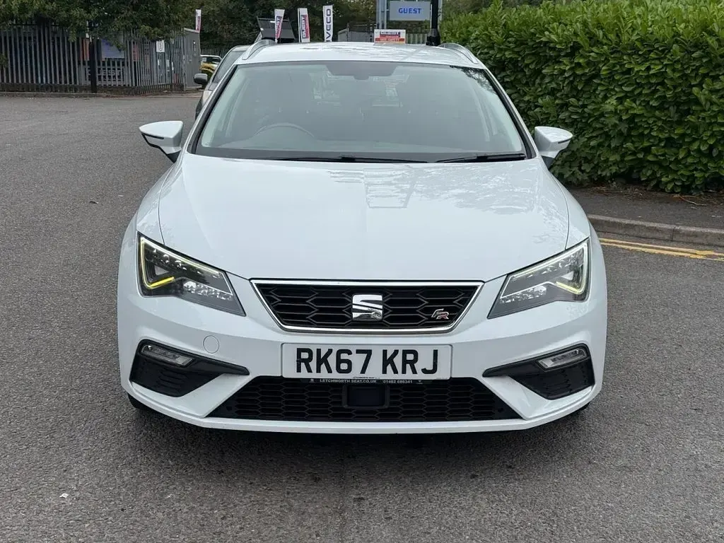 Used Seat Leon ST FR 150 HP (110 kW) 2017 White Estate