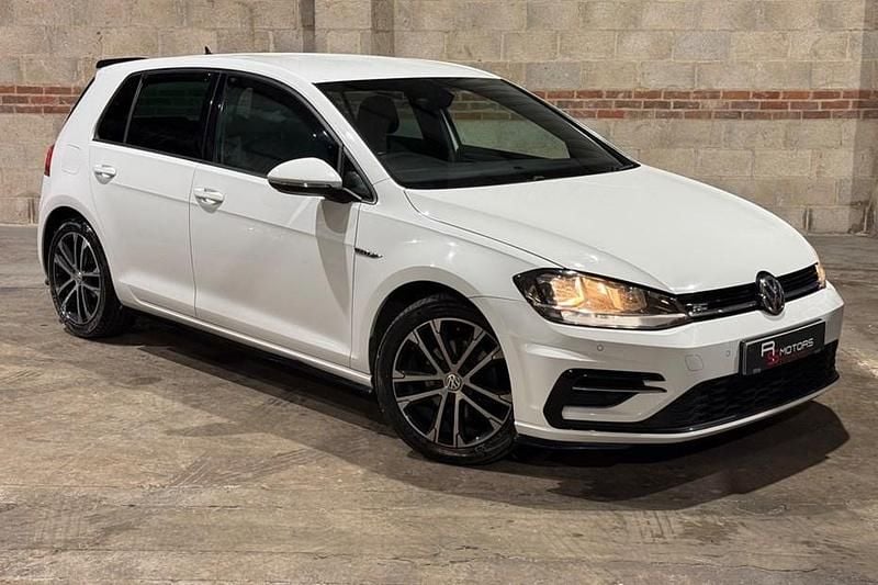 Used VW Golf VII R-line 150 HP (110 kW) 2017 White Hatchback