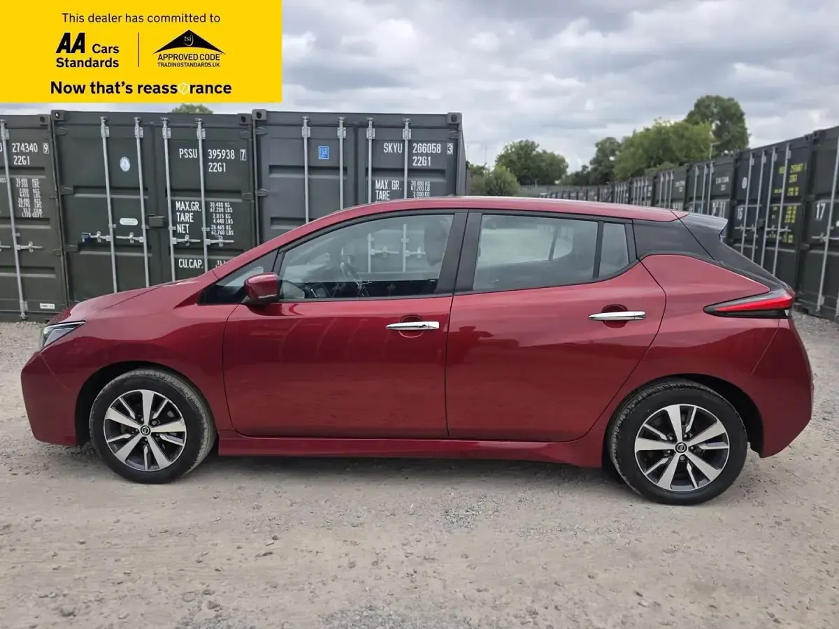 Used Nissan Leaf Acenta 110 kW (150 HP) 2020 Red Hatchback