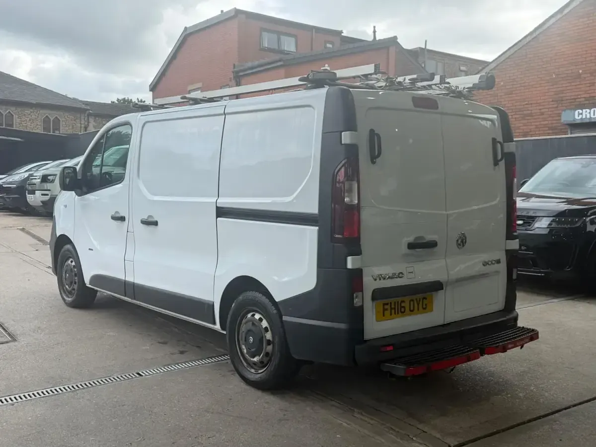 Used Vauxhall Vivaro S 2016 White
