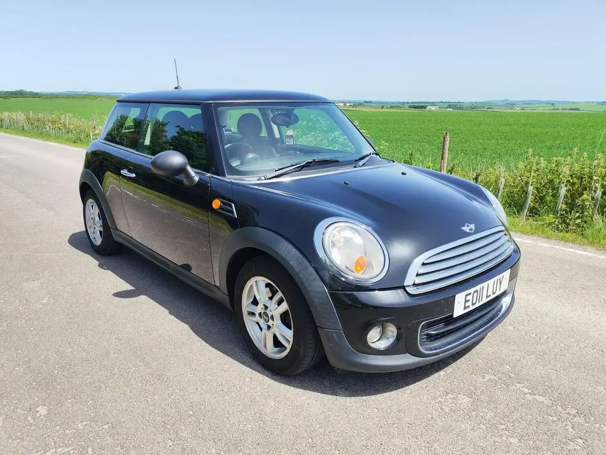 Used Mini ONE Hatch 98 HP (72 kW) 2011 Black Hatchback