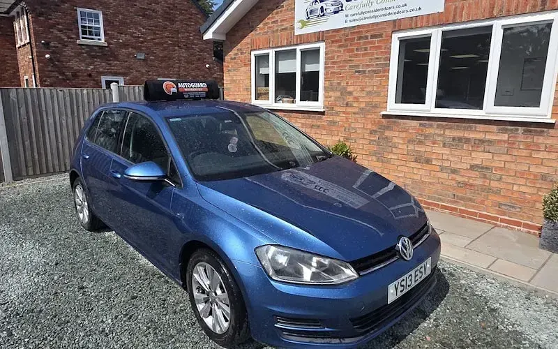 Used VW Golf VII SE 105 HP (77 kW) 2014 Hatchback