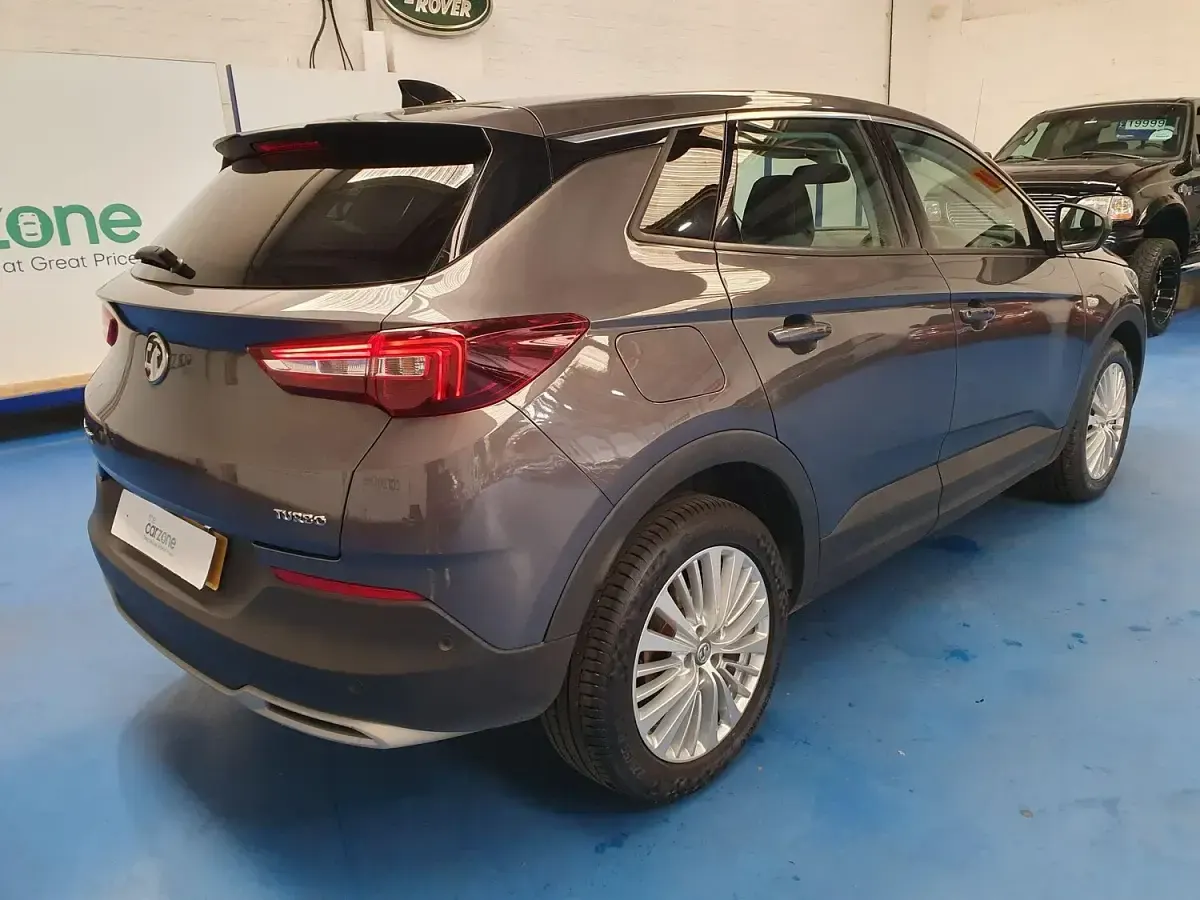 Used Vauxhall Grandland X S 130 HP (95 kW) 2019 Grey SUV