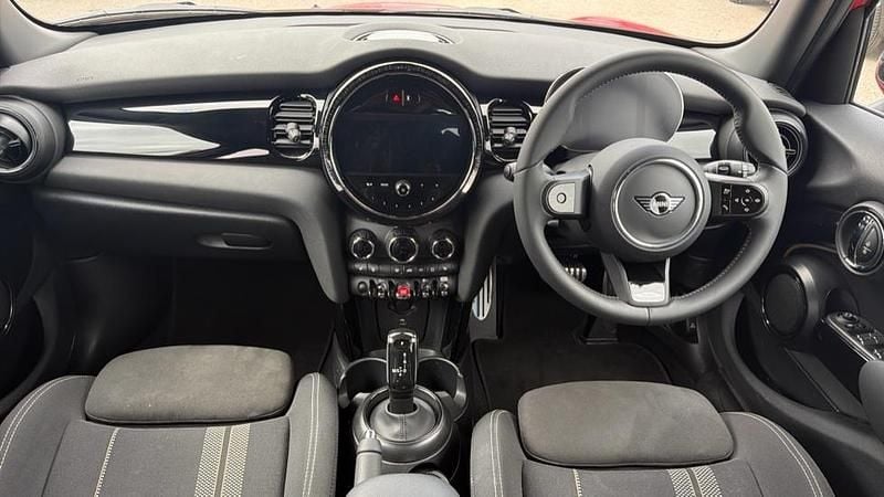 Used Mini Cooper Hatch 134 HP (98 kW) 2023 Red Hatchback