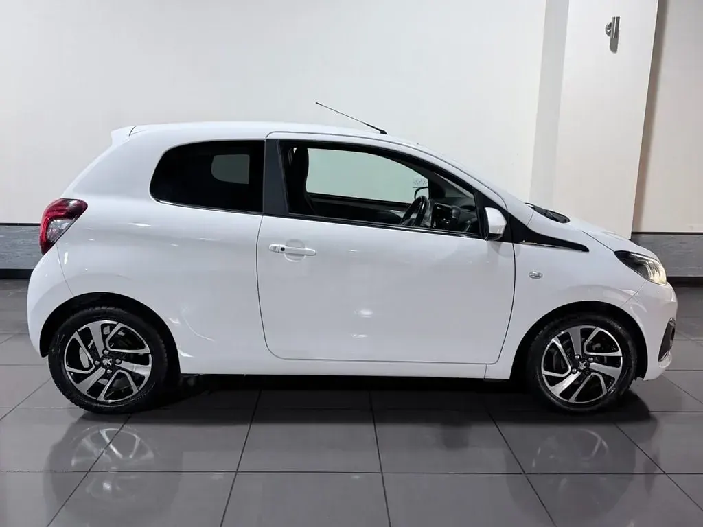 Usado Peugeot 108 Allure 82 CV (60 kW) 2016 Blanco Utilitario