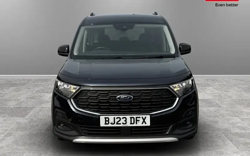 Begagnad Ford Tourneo Active 122 HK (89 kW) 2024 Kombi
