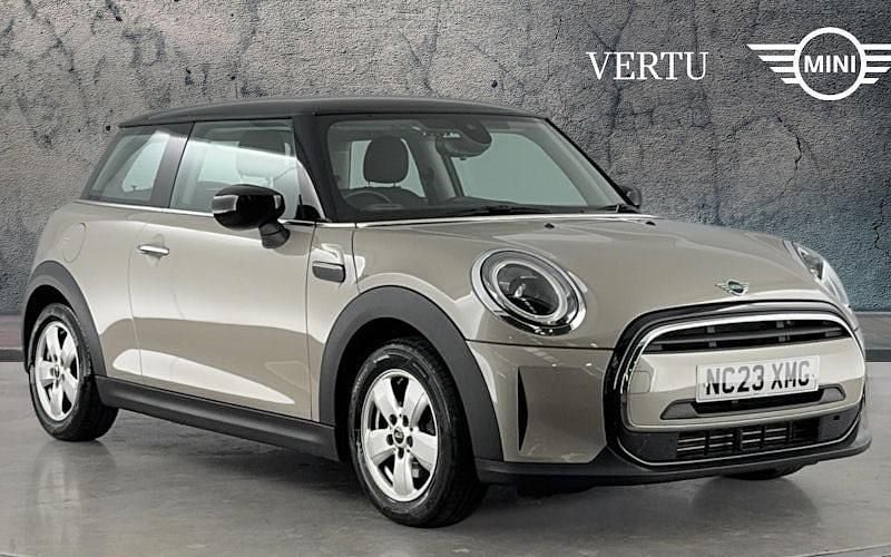 Usado Mini Cooper Classic 136 HP (100 kW) 2022 Cinzento Citadino