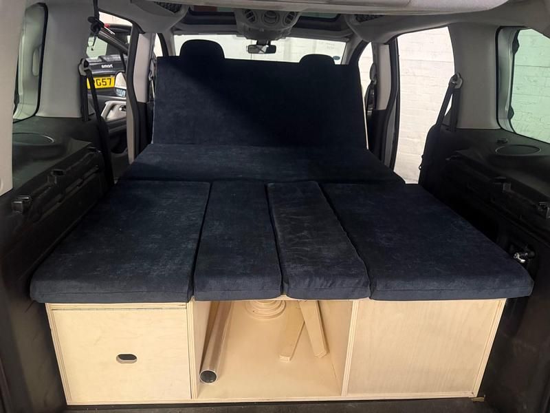 Used Peugeot Partner Tepee Family 92 HP (67 kW) 2012 Grey MPV