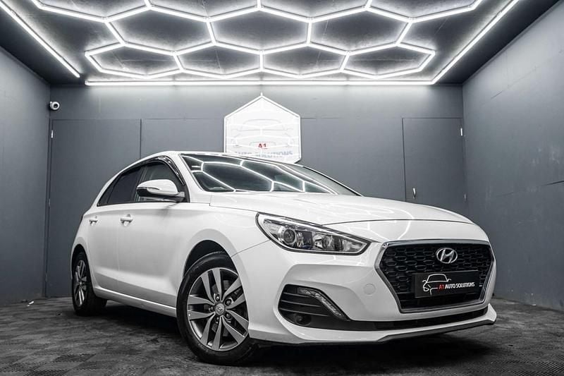 Used Hyundai i30 SE 2020 White Hatchback