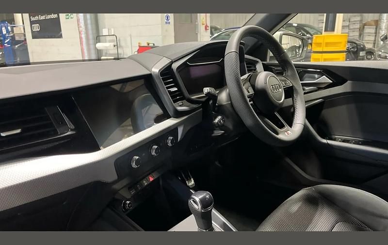 New Audi A1 S-Line 147 HP (108 kW) 2026 Silver SUV