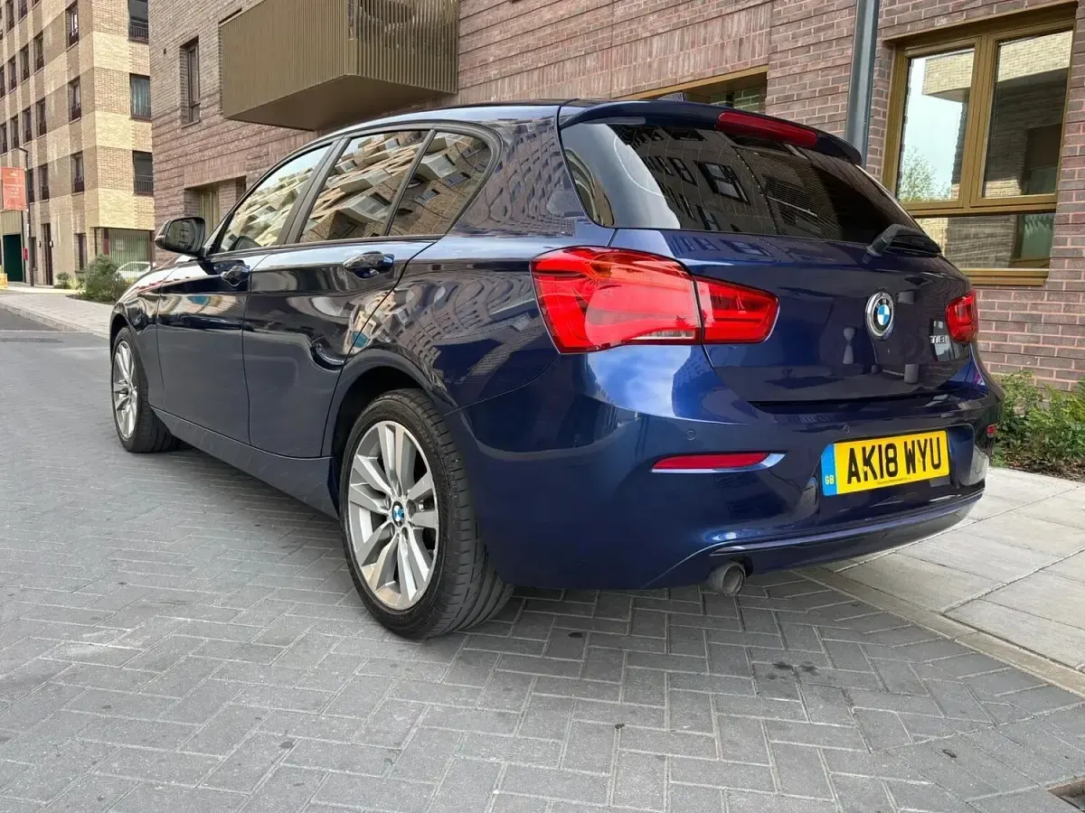 Used BMW 118 Sport Line 2018 Blue Hatchback