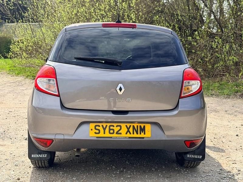 Used Renault Clio IV Dynamique 2012 Grey Hatchback