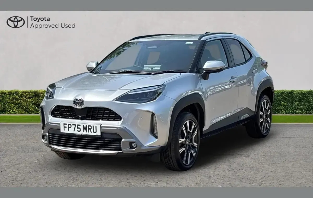 Used Toyota Yaris Cross 128 HP (94 kW) 2025 Silver SUV
