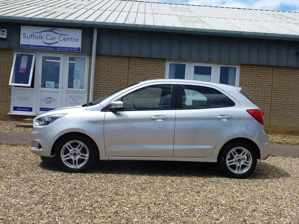 Used Ford Ka Plus Zetec 70 HP (51 kW) 2017 Silver Hatchback