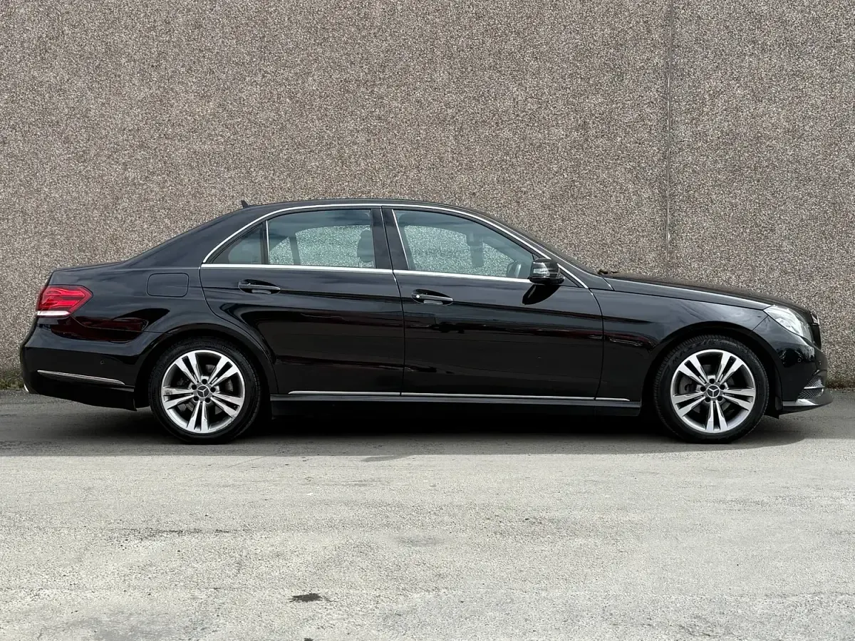 Used Mercedes E220 SE 2014 Black Sedan