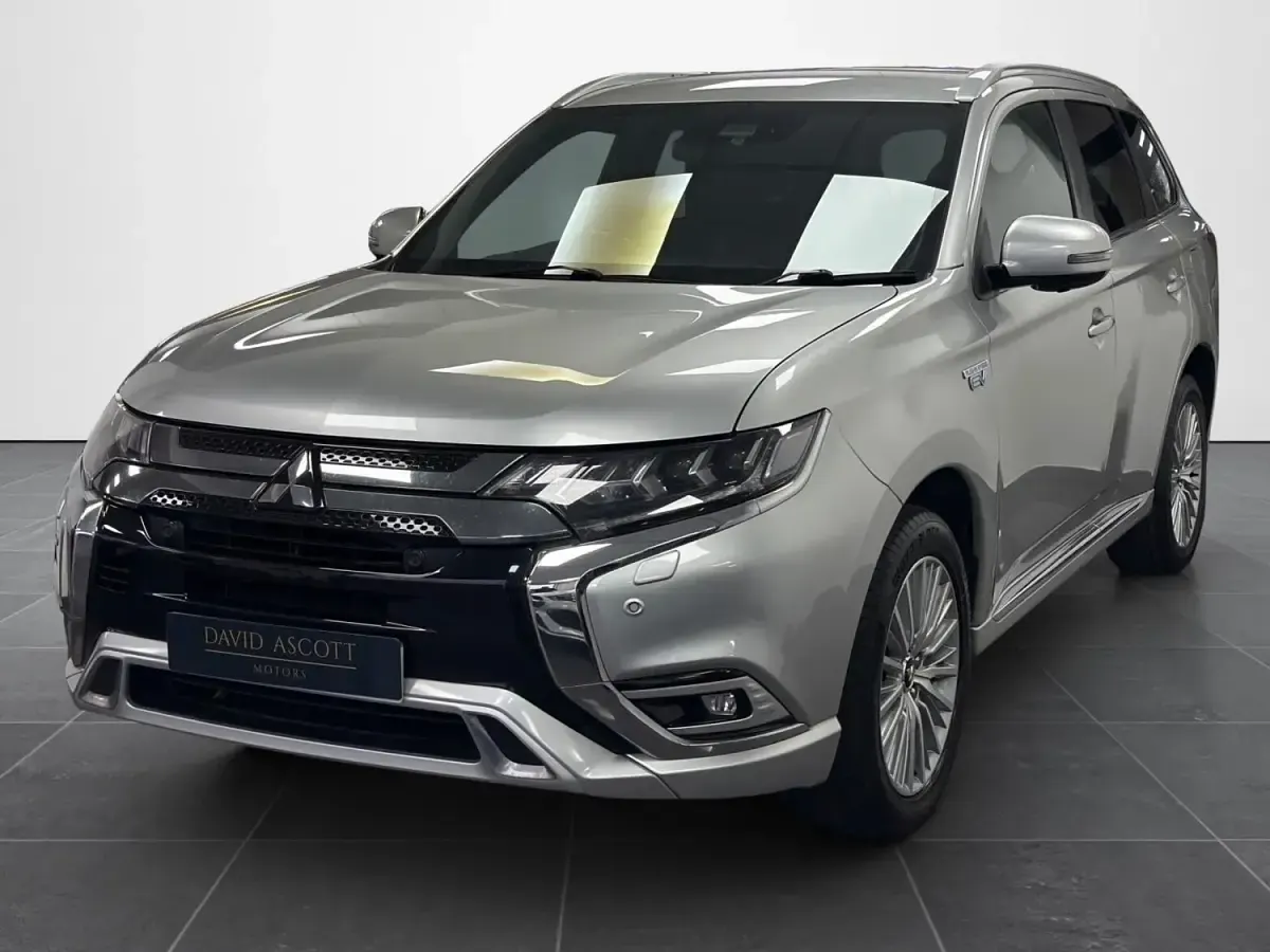 Używany Mitsubishi Outlander P-HEV 2019 Srebrny SUV