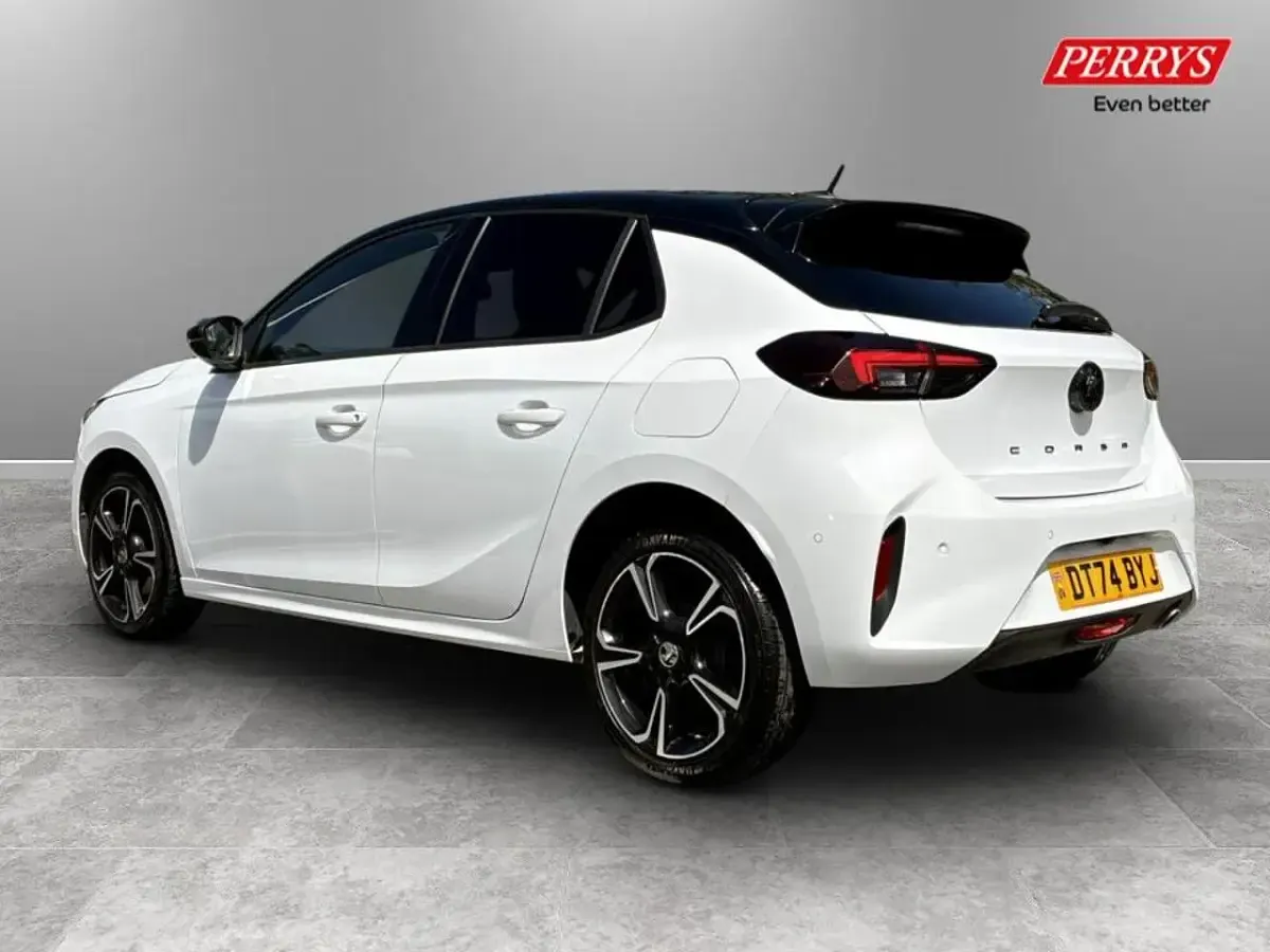 Used Vauxhall Corsa S 101 HP (74 kW) 2024 White Hatchback