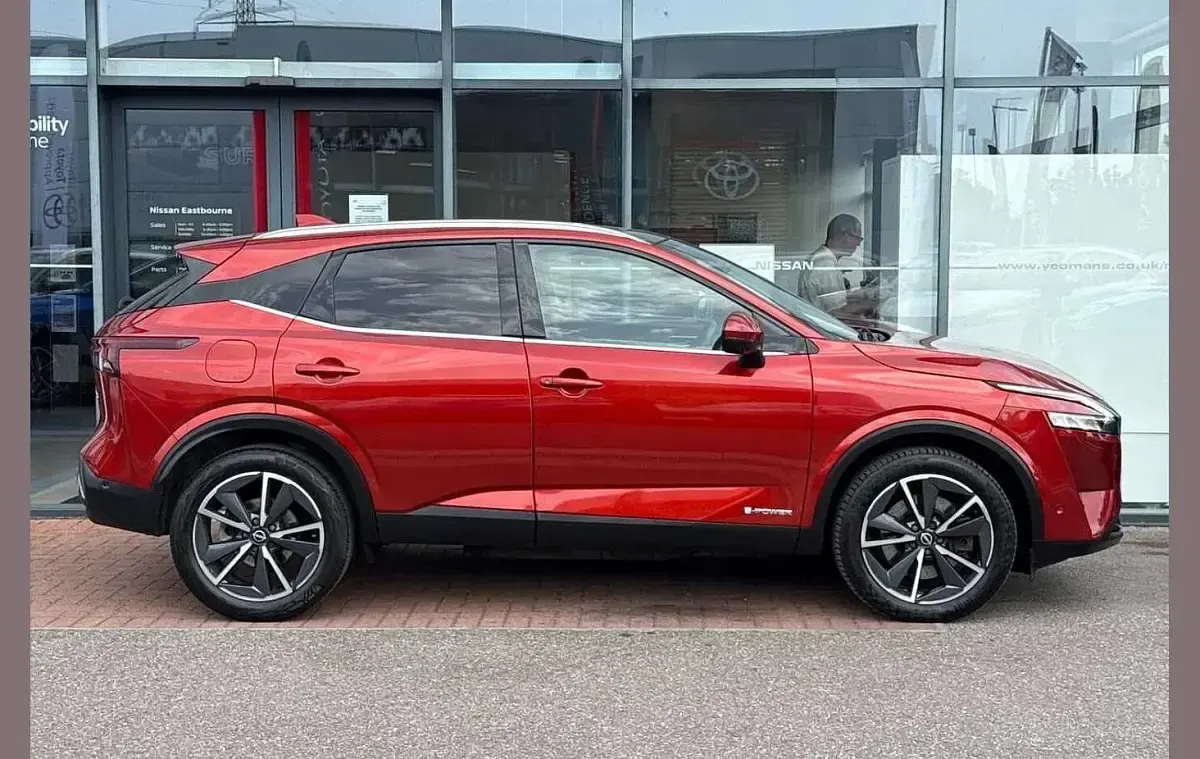Used Nissan Qashqai Tekna 190 HP (139 kW) 2023 Red SUV
