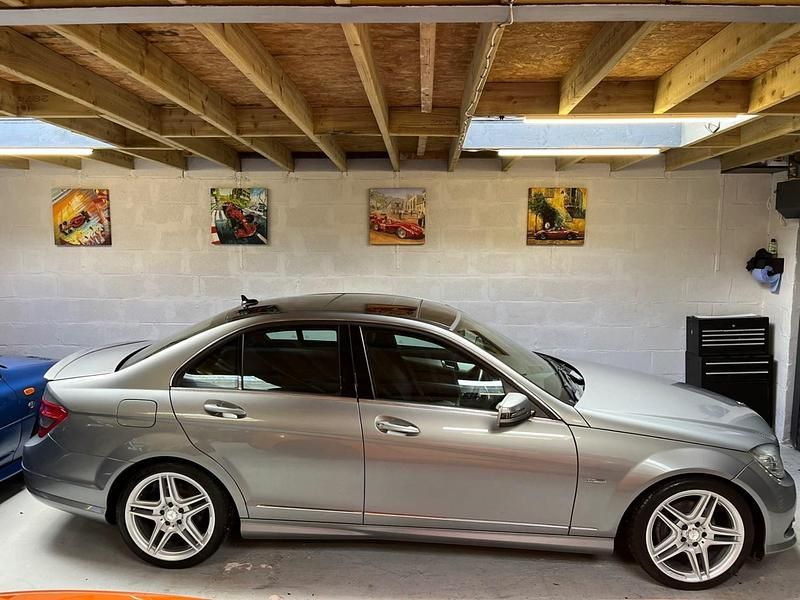 Used Mercedes C180 156 HP (114 kW) 2011 Silver Sedan