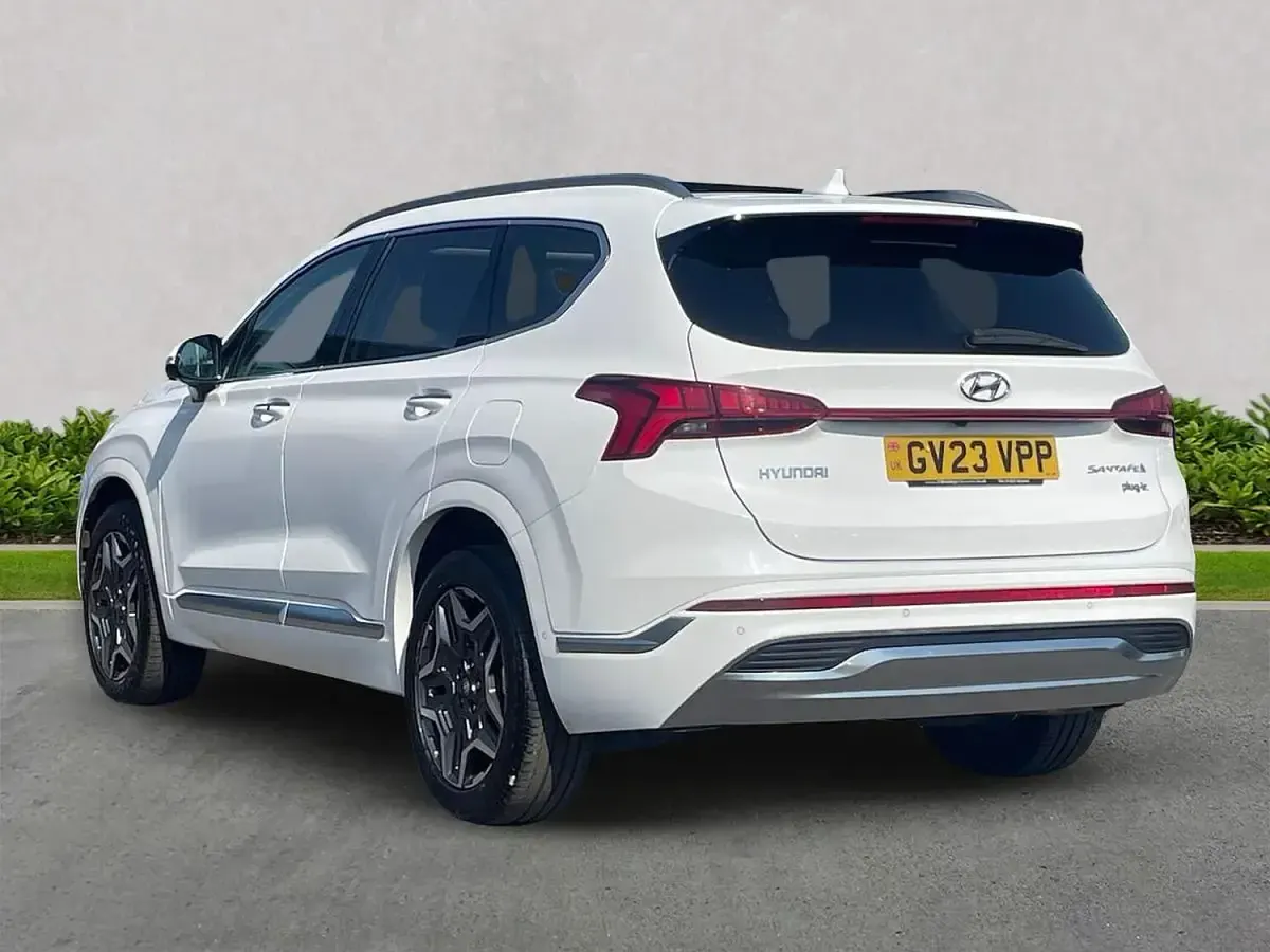 Used Hyundai Santa Fe Ultimate 2023 White SUV