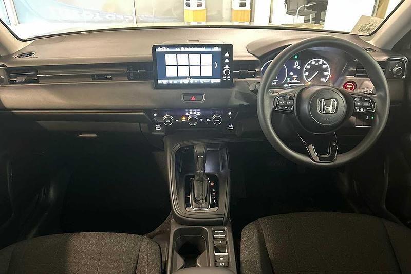 Used Honda HR-V Elegance 131 HP (96 kW) 2024 Beige SUV