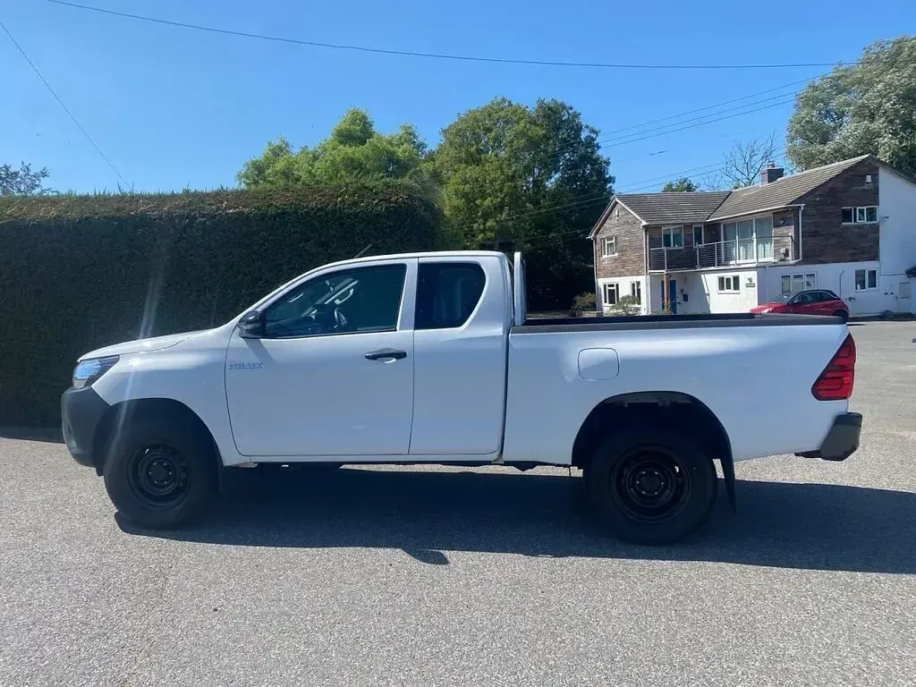Used Toyota HiLux Active 2020 White Pickup