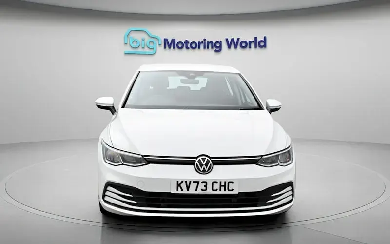 Used VW Golf VIII Life 110 HP (80 kW) 2023 White Hatchback